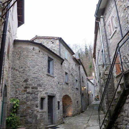 Le Di Rosie, Unique & Pool